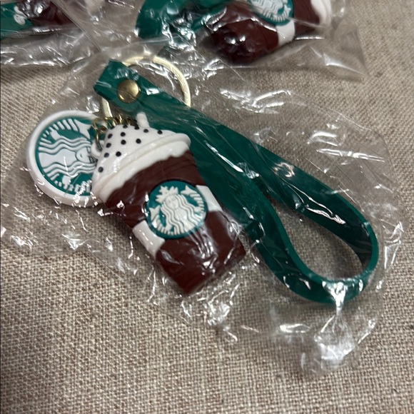 Starbucks Brown and Green Coffee Cup Bag Charm/Keychain; NWOT - Picture 1 of 4